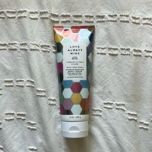 bath & body works love always wins body cream